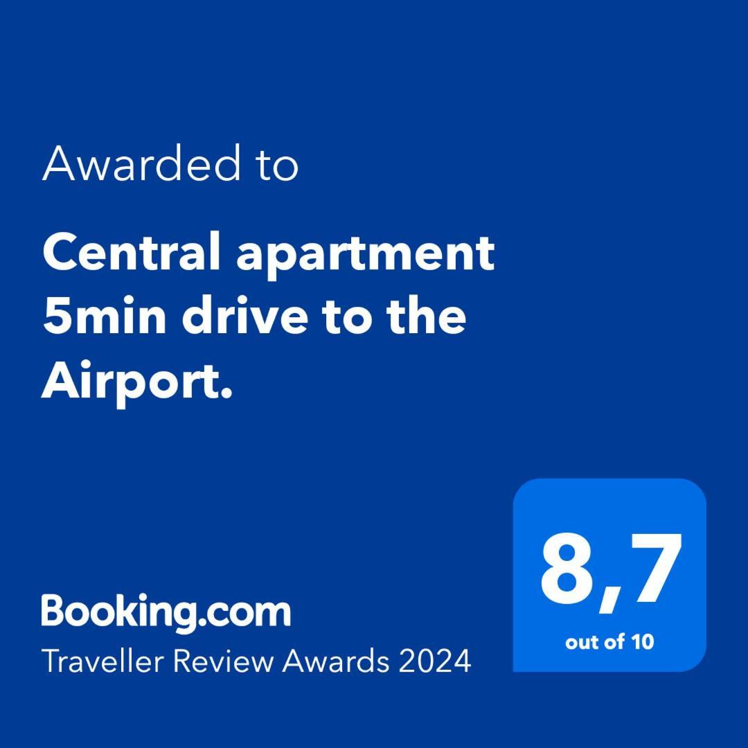 Central Apartment 5Min Drive To The Airport. ストックホルム エクステリア 写真